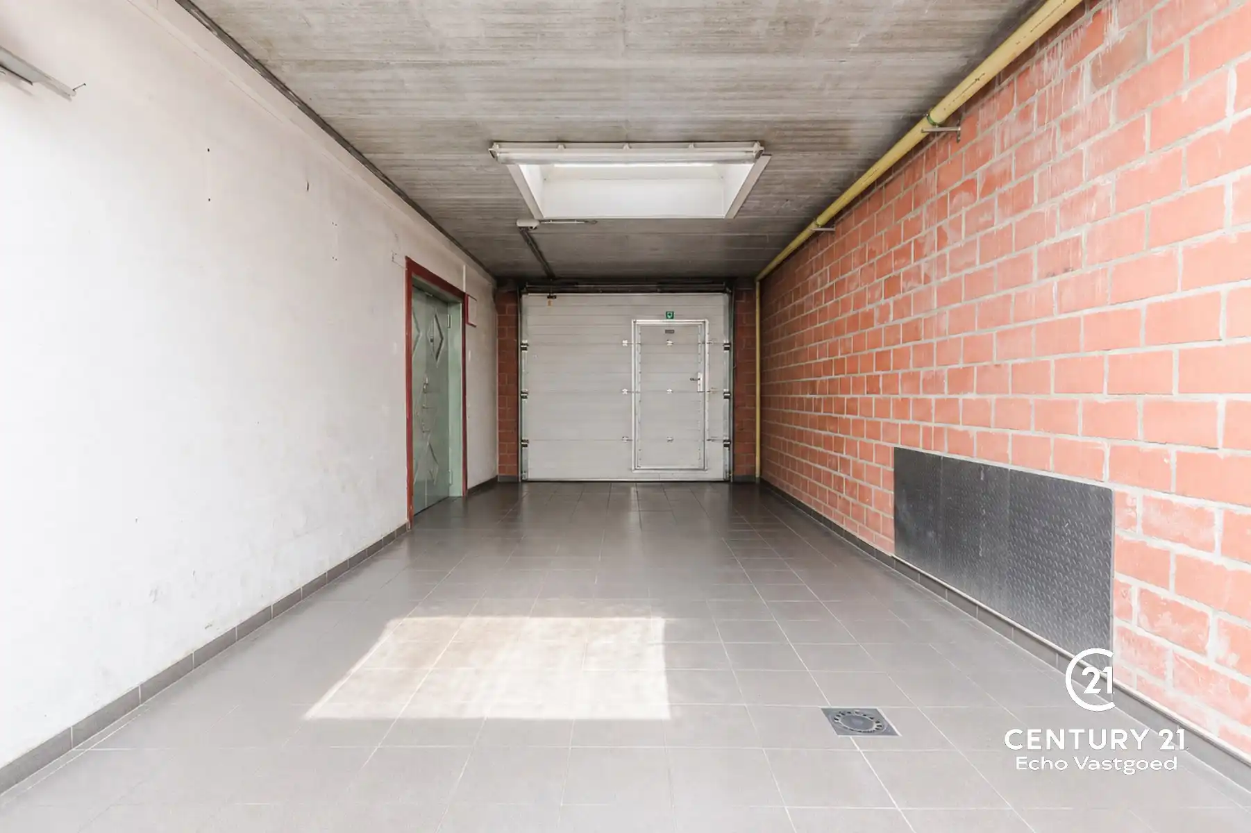 Uitzonderlijk handelspand met woonst, tuin en mogelijkheden foto 12