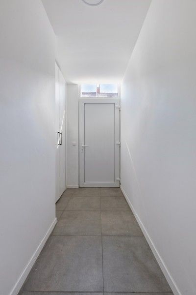 Volledig gerenoveerd, gelijkvloers appartement  met tuin en parkeerplaats TE KOOP in Beveren-Leie! foto 2