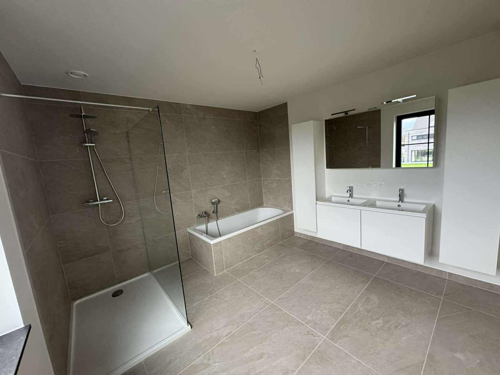 Nieuwbouw woning te huur in Ophasselt foto 9