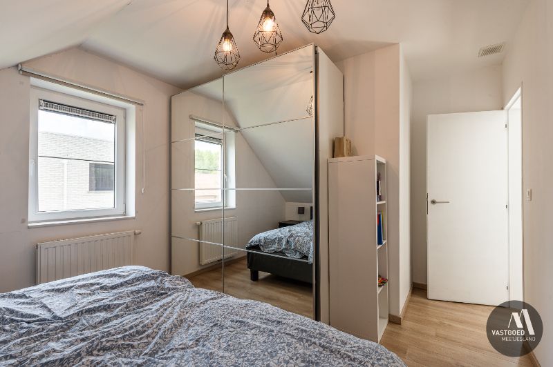 Recente energiezuinige woning met grote tuin foto 18