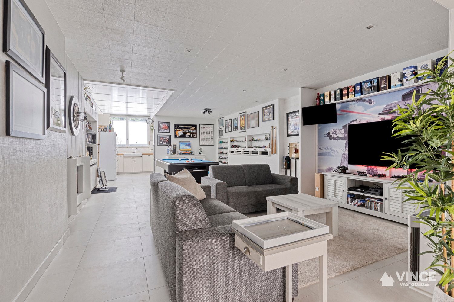 Woning met ruim magazijn foto 11