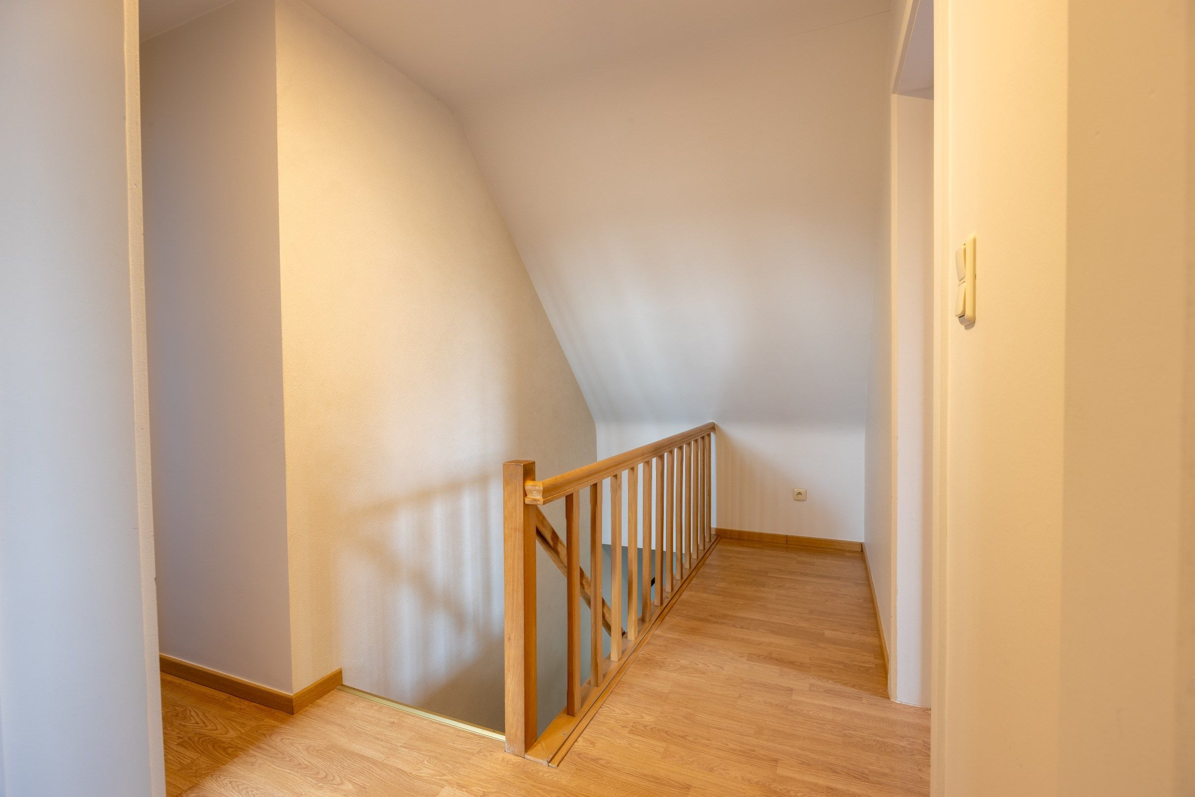SCHITTEREND INSTAPKLARE WONING MET ZUIDGEORIENTEERDE TUIN foto 14