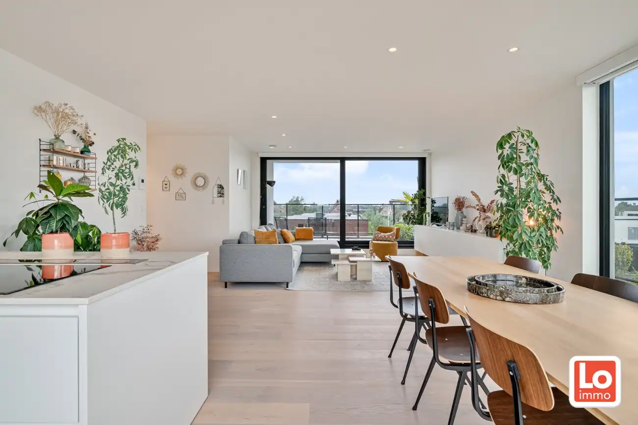 VERKOCHT! Luxe Penthouse met 1 slaapkamer en 2 grote terrassen op een topligging in het centrum van Lochristi! foto 10