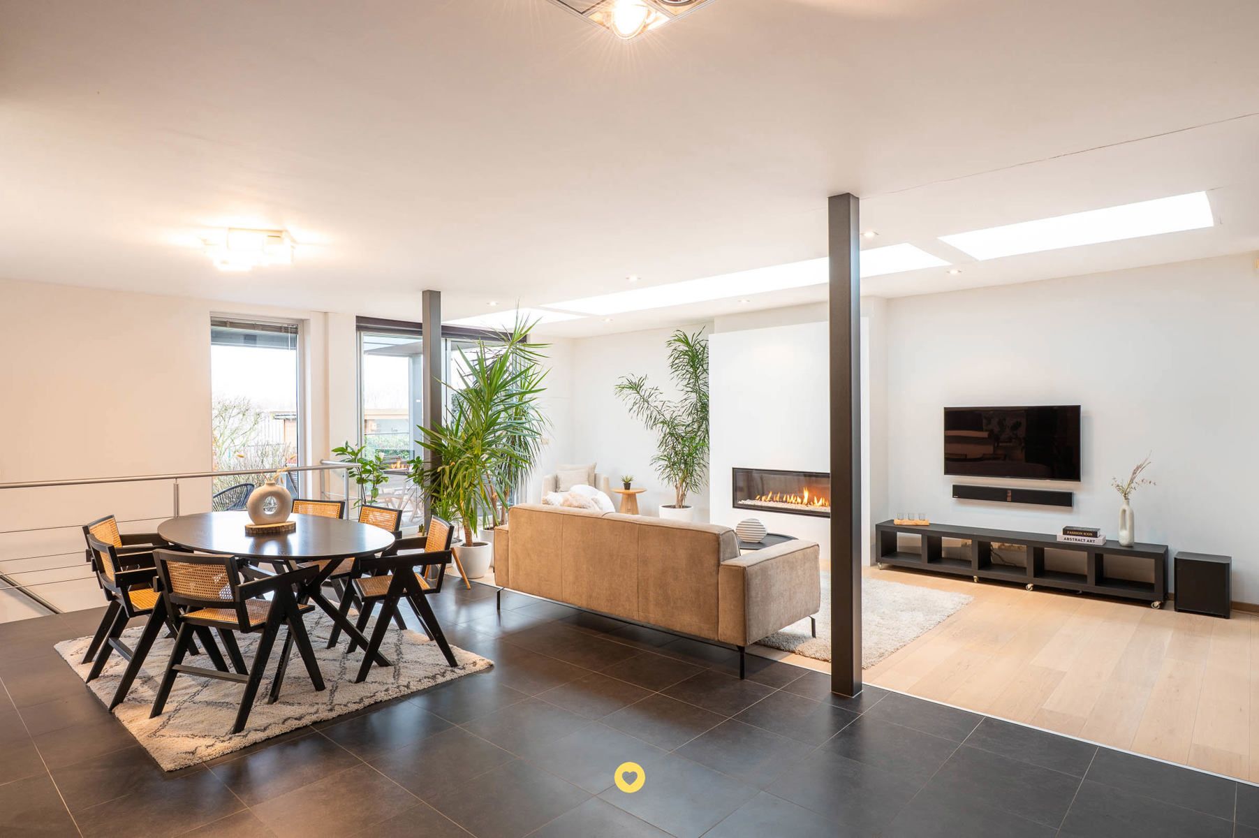 Rustig gelegen instapklare HOB met 4 SLK's, bureau en tuin foto 4