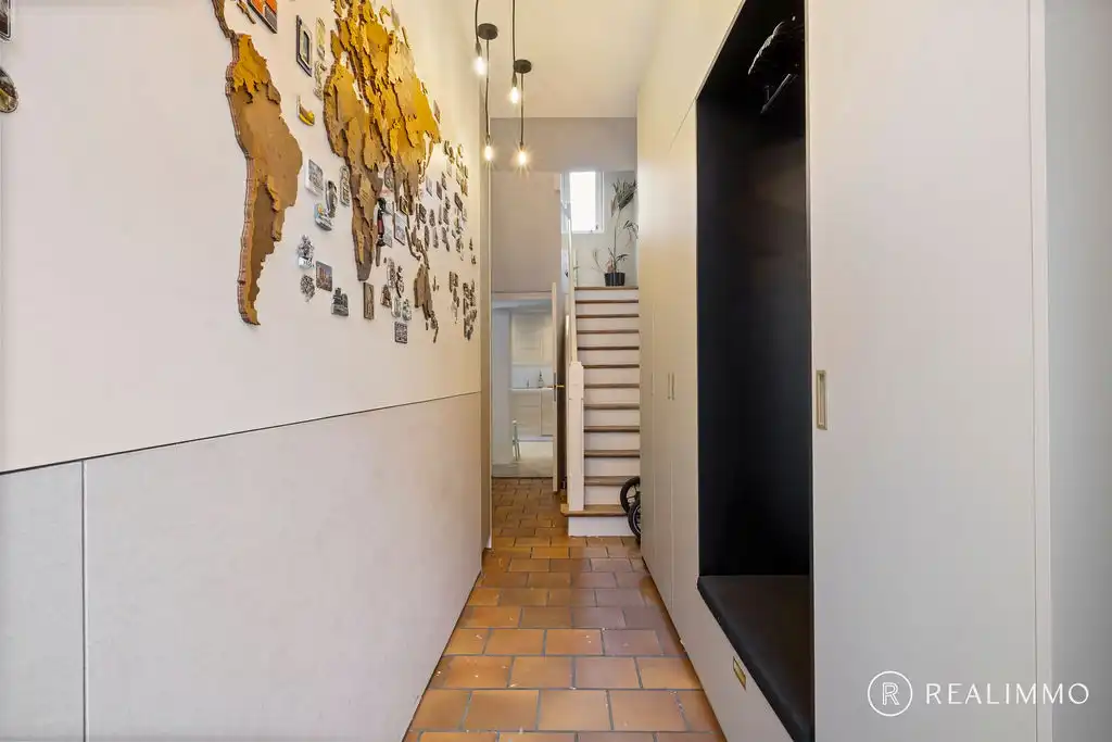 Gezellige en stijlvol gerenoveerde rijwoning te Sint-Denijs foto 2