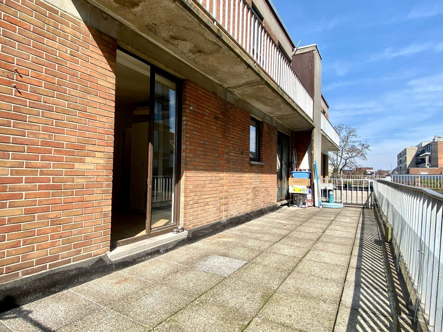 Ruim en lichtrijk 2-slaapkamerappartement te Harelbeke te koop! foto 14