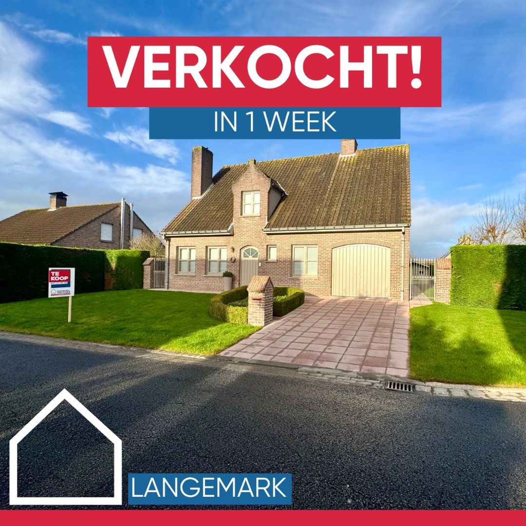 ALLEENSTAANDE WONING MET 3 SLPKS, TUIN EN DUBBELE GARAGE foto {{pictureIndex}}