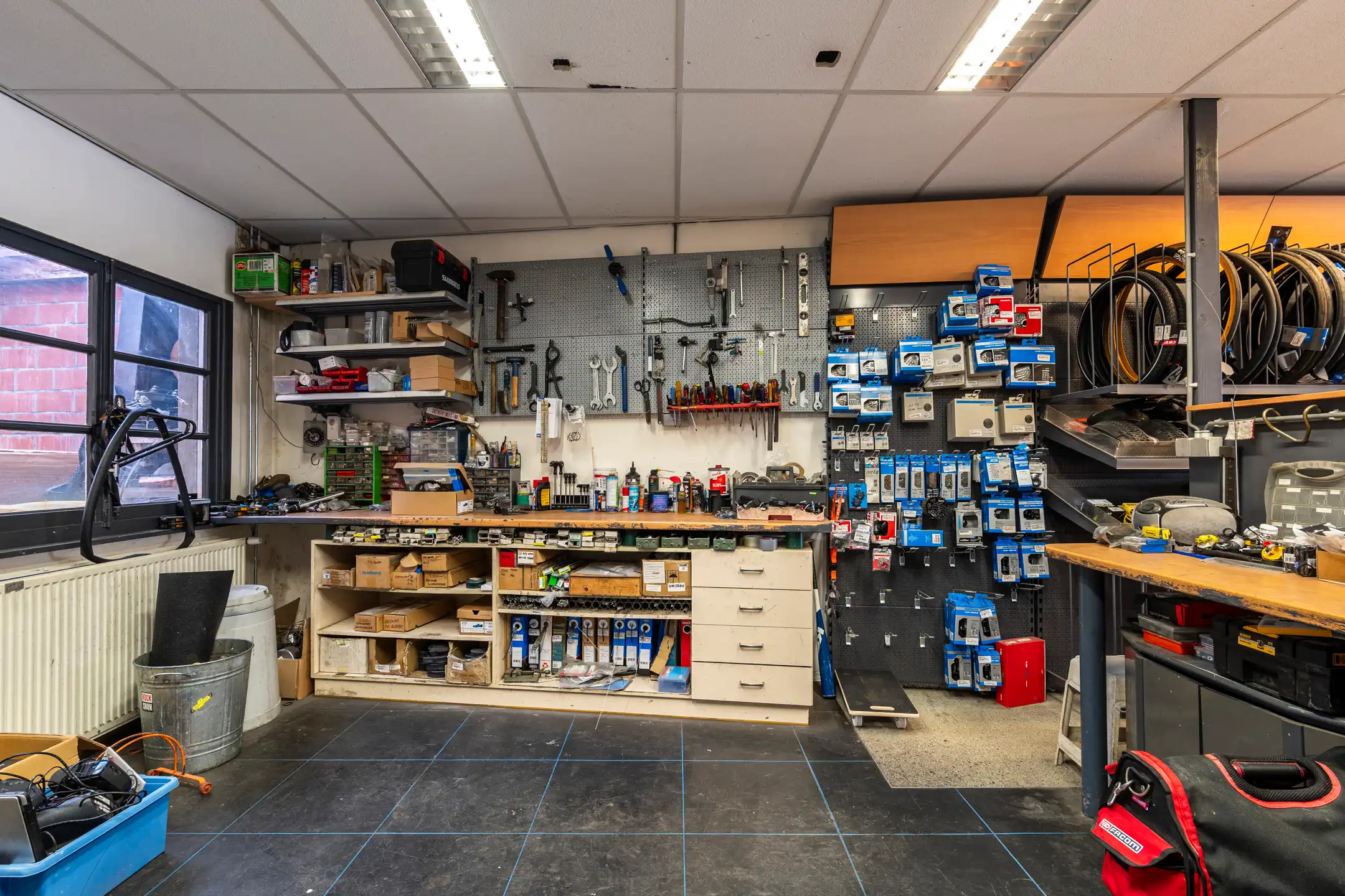 Handelswoning in centrum Weelde op 1.090 m² grond foto 19