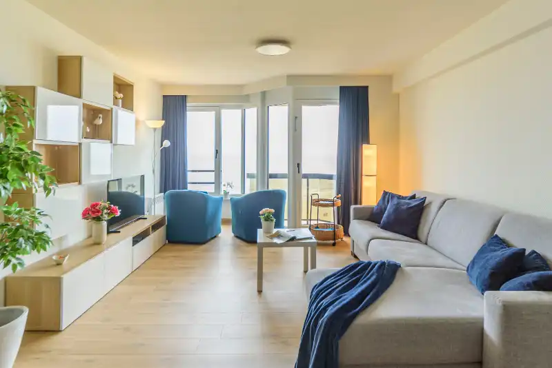 APPARTEMENT CENTRAAL GELEGEN OP DE ZEEDIJK MET 2 SLAAPKAMERS foto {{pictureIndex}}
