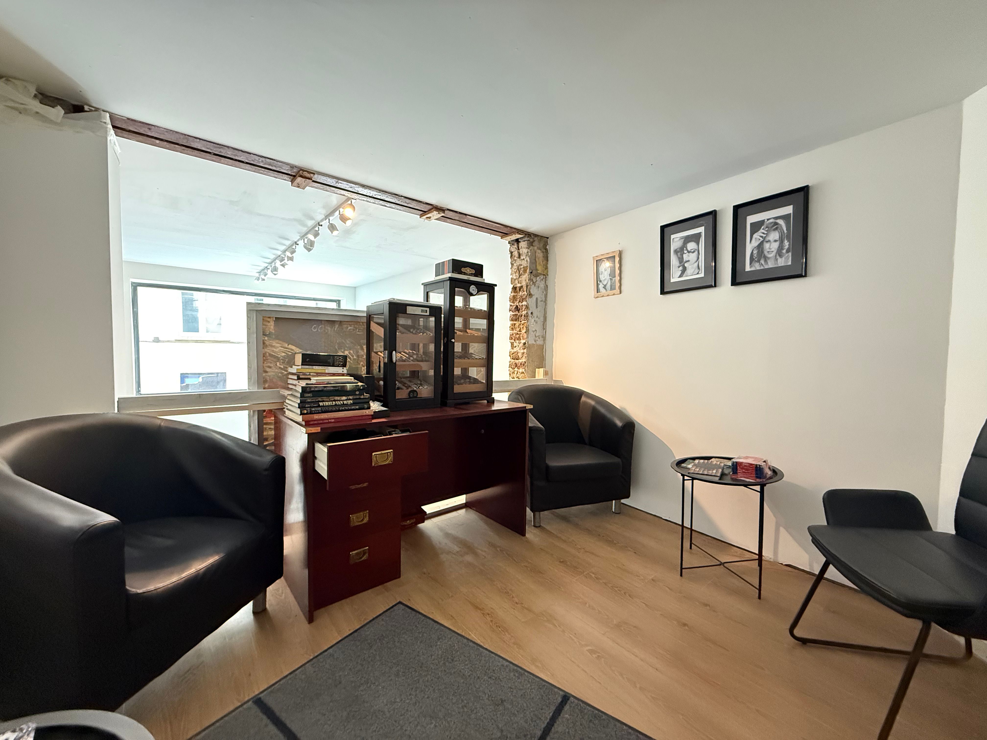 Handelsgelijkvloers 27m² met aankoop inboedel foto 7