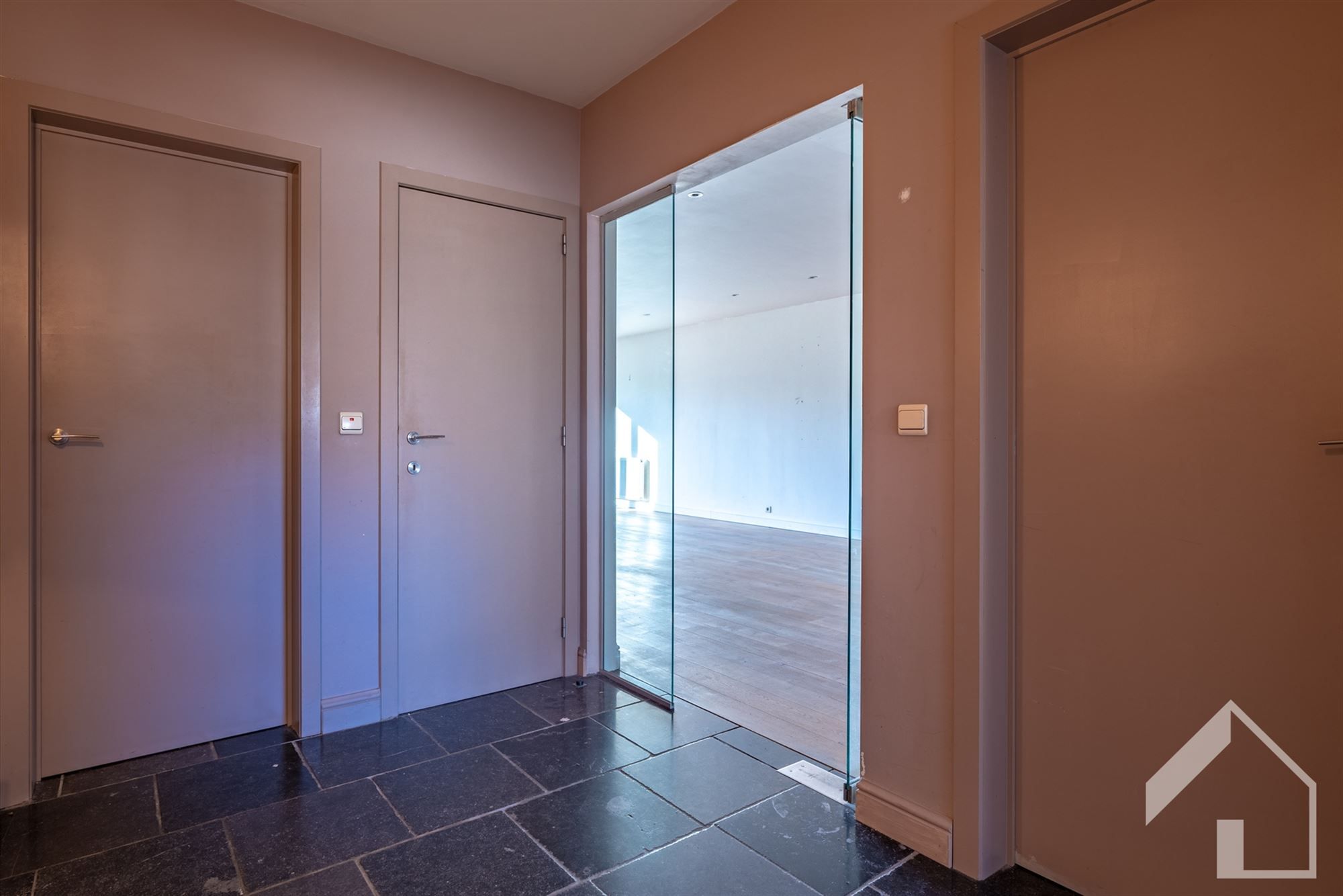 Prachtig appartement met 3 slaapkamers en garagebox foto 7