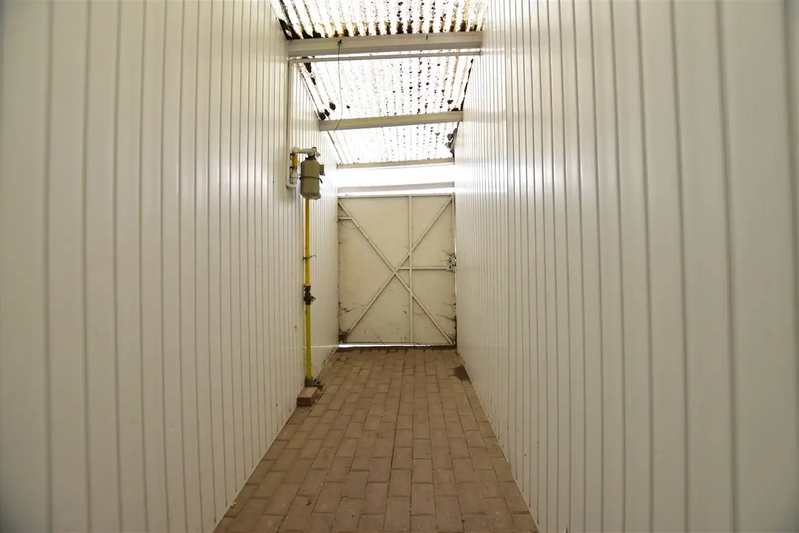 Te renoveren woning gelegen in het landelijke Moerzeke. foto 6