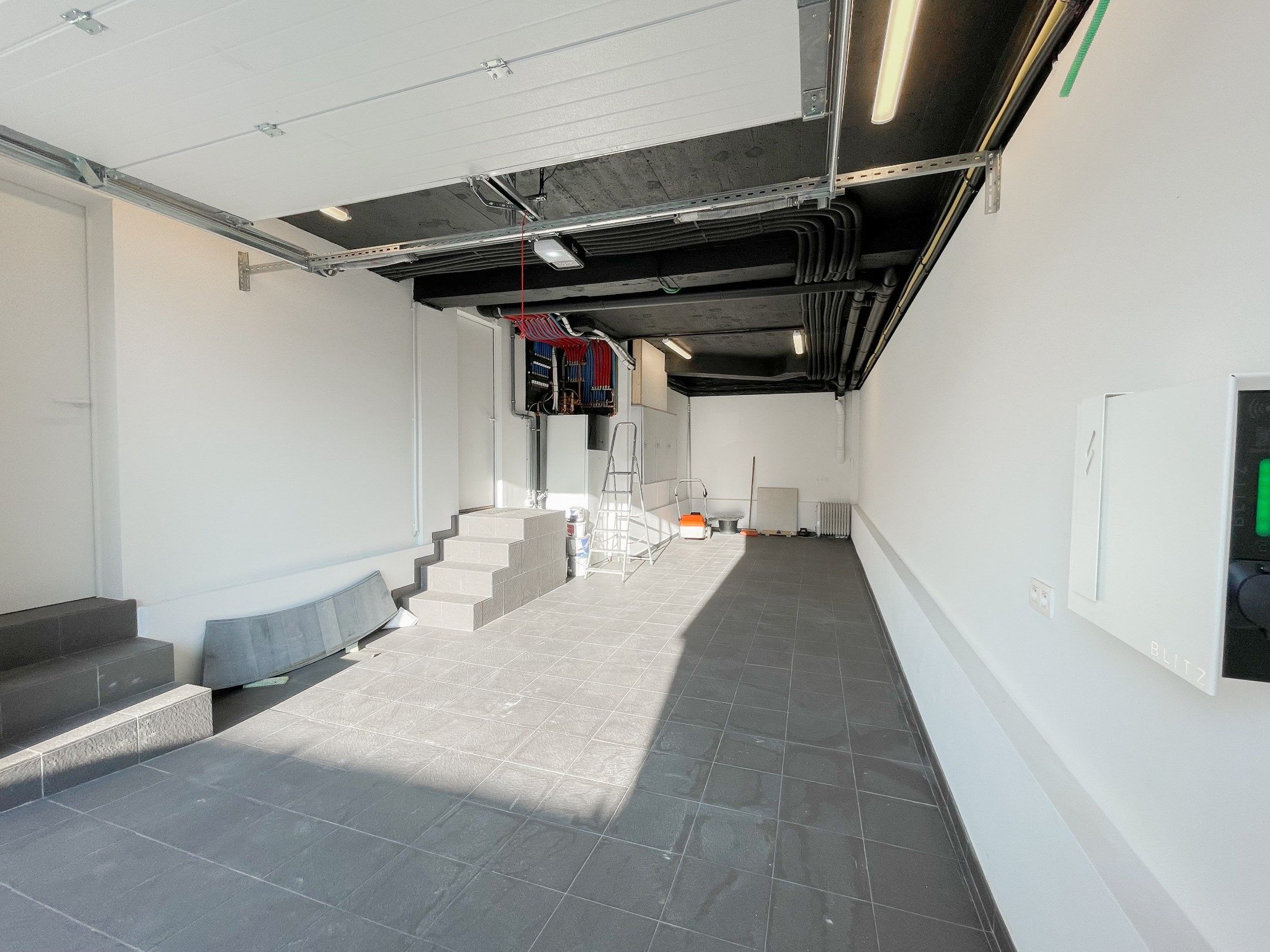 Exclusieve villa: Uitzonderlijk volledig gerenoveerde villa met frontaal zeezicht. foto 41