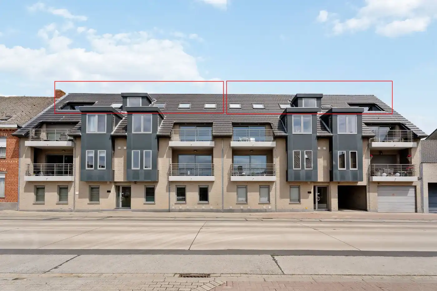Passendale - Dakappartement met 2 slaapkamers, terras en garage-optie foto {{pictureIndex}}