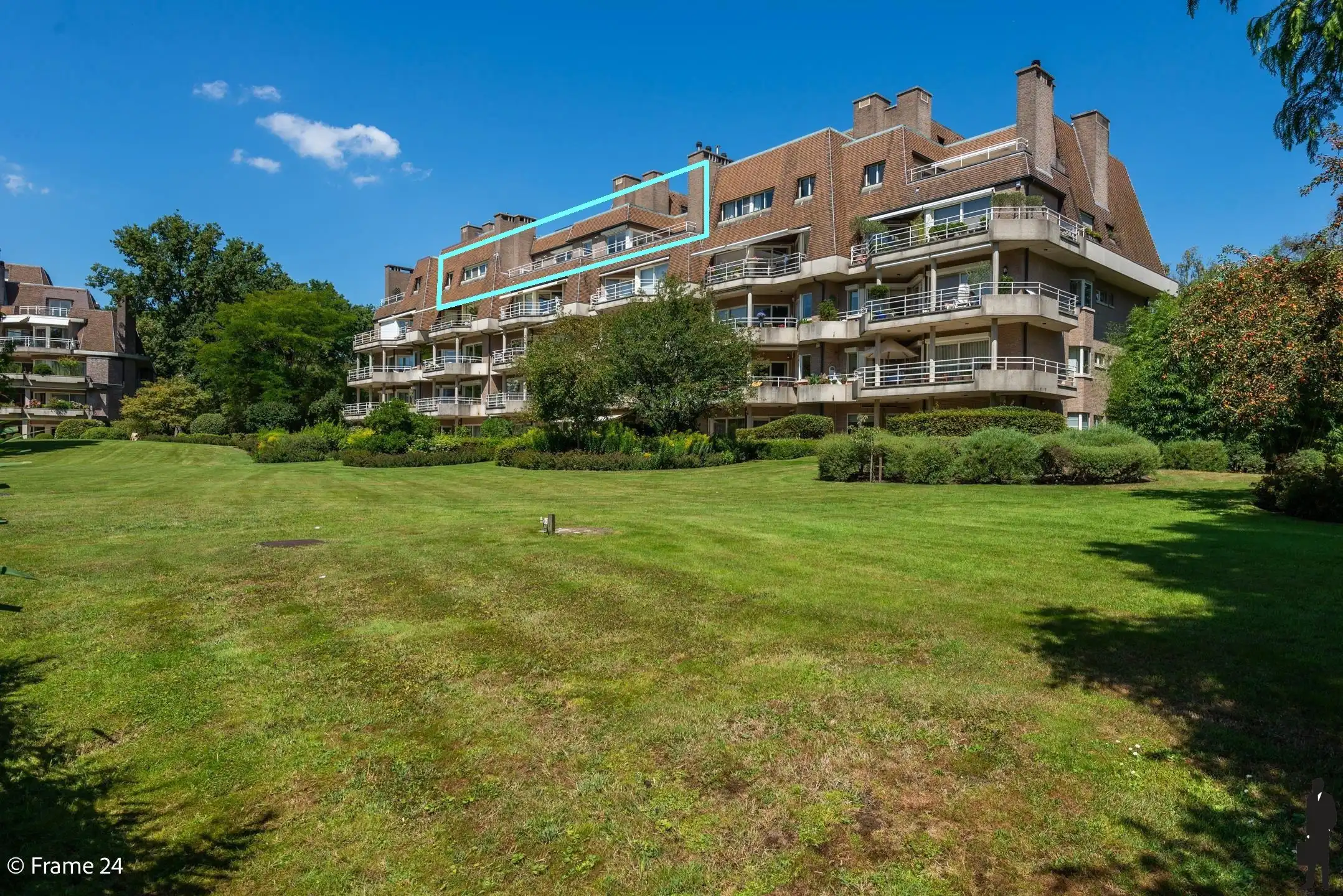 Hoofdfoto van de publicatie: Exclusieve penthouse met panoramische terrassen in het prestigieuze parkdomein Wilaard te Kapellen