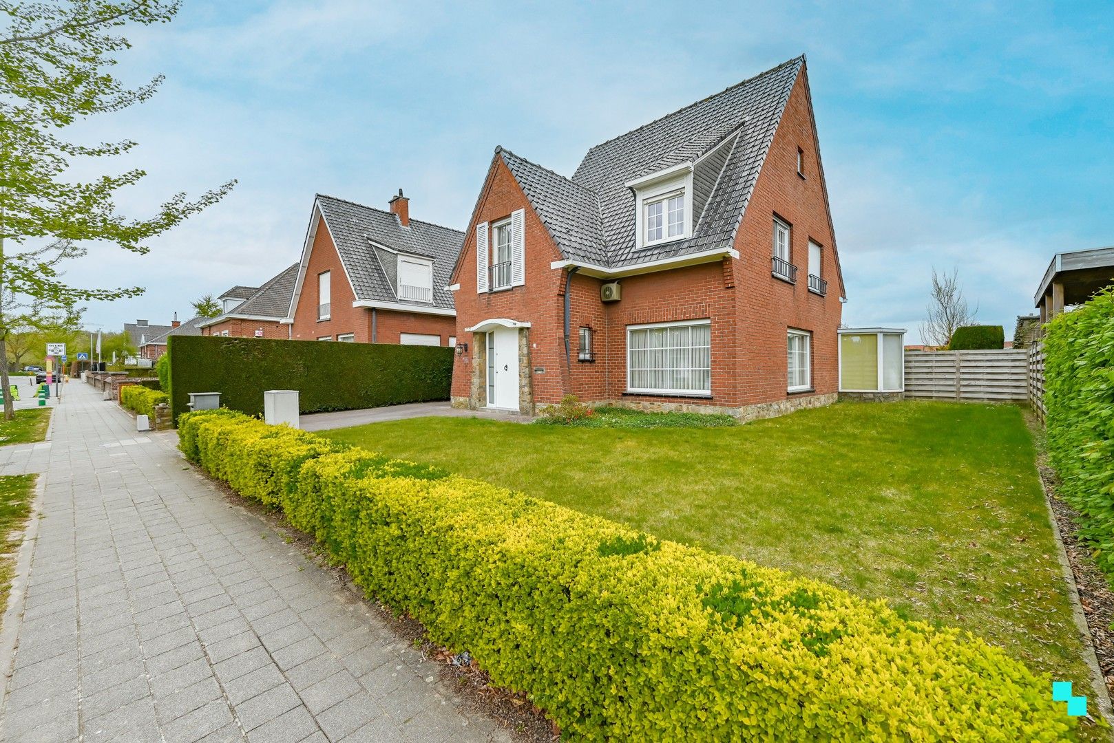 Charmante woning met prachtige tuin en drie slaapkamers te Izegem foto 36