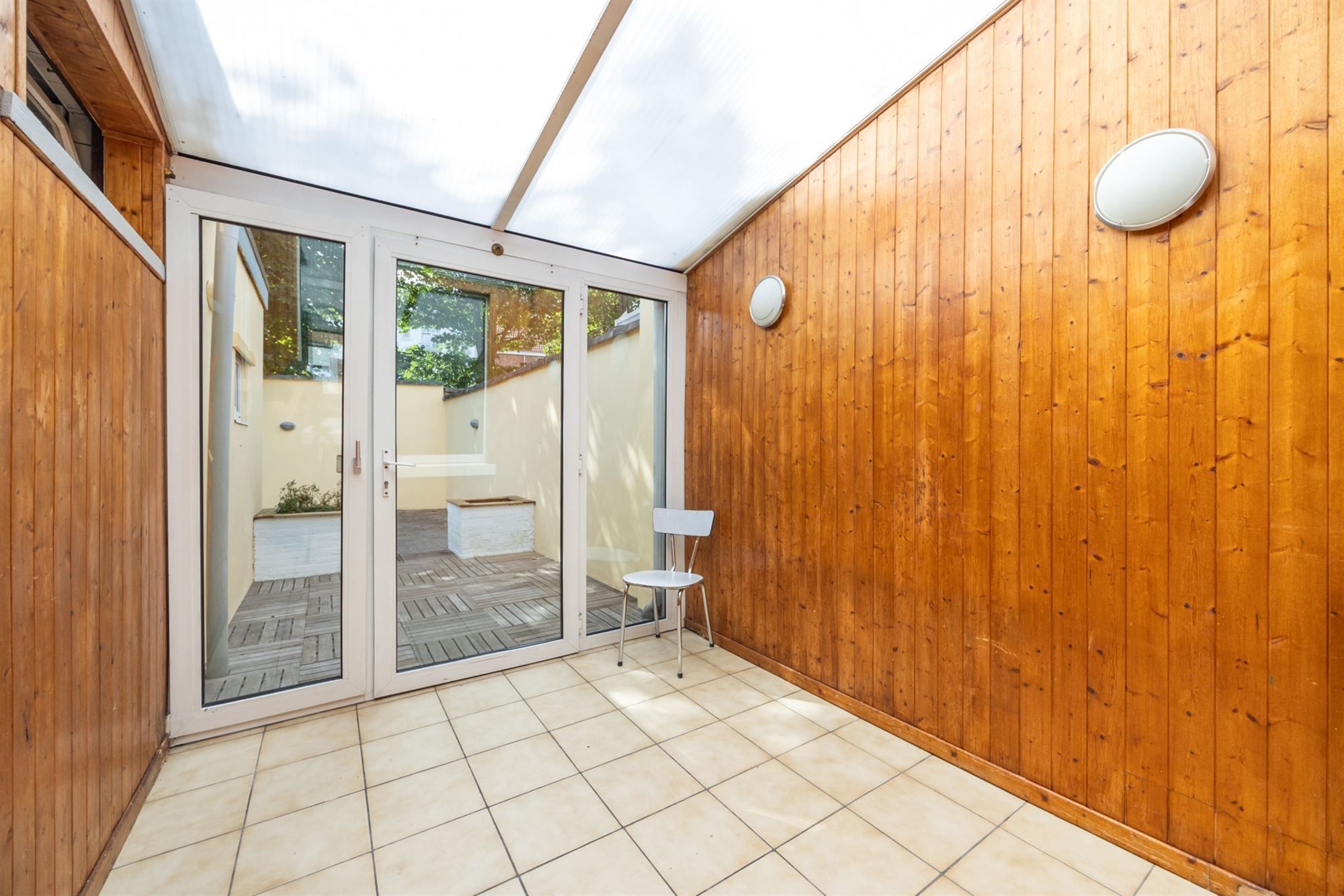 Ruime gezinswoning met vier slaapkamers en tuin foto 9