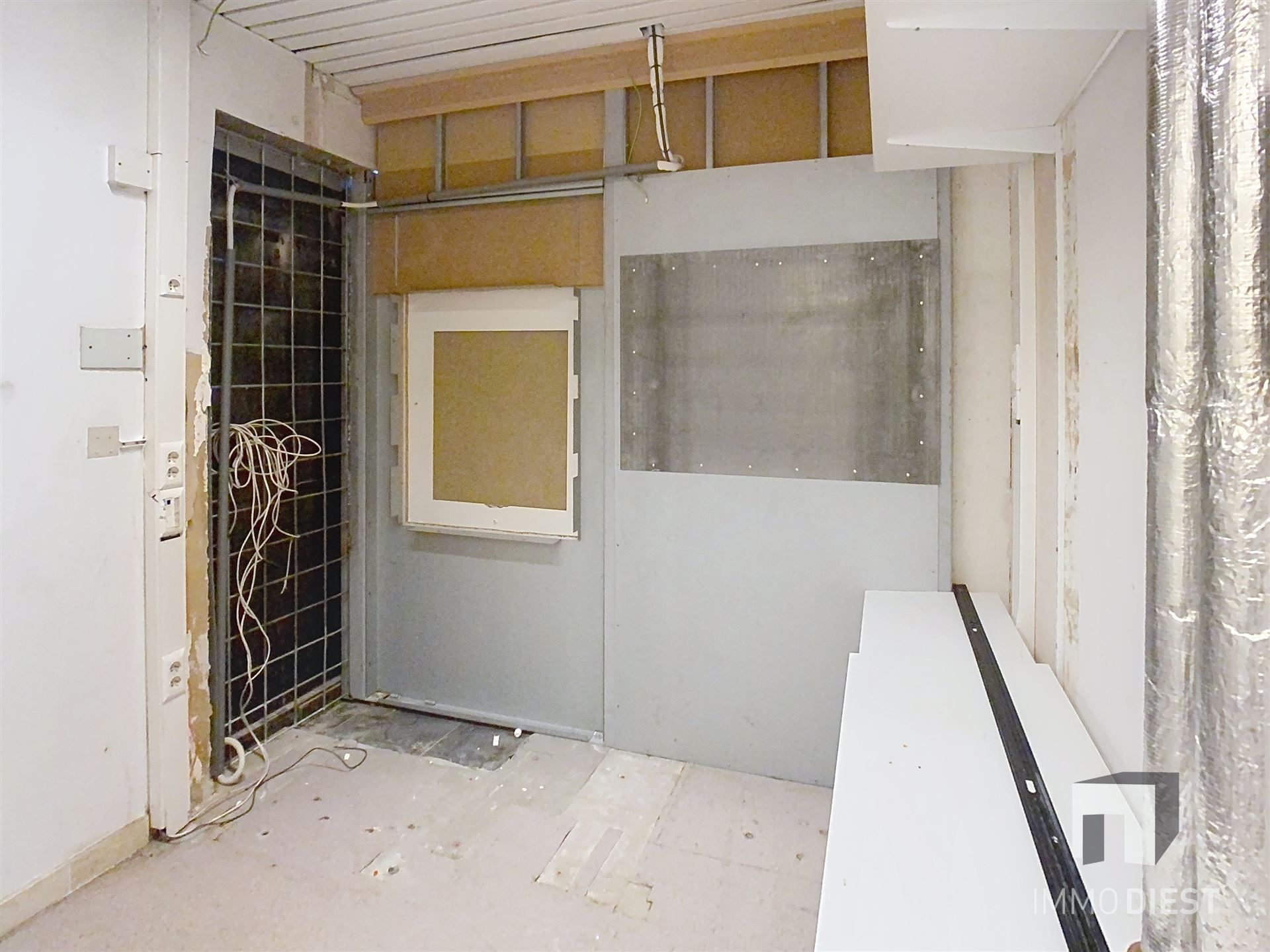 Kantoorgebouw met mogelijkheden foto 13