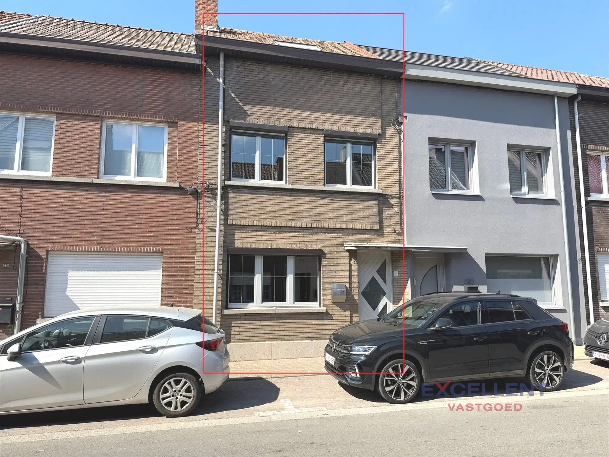 Instapklaar huis met 3 slpk en tuin te huur Aalst foto {{pictureIndex}}