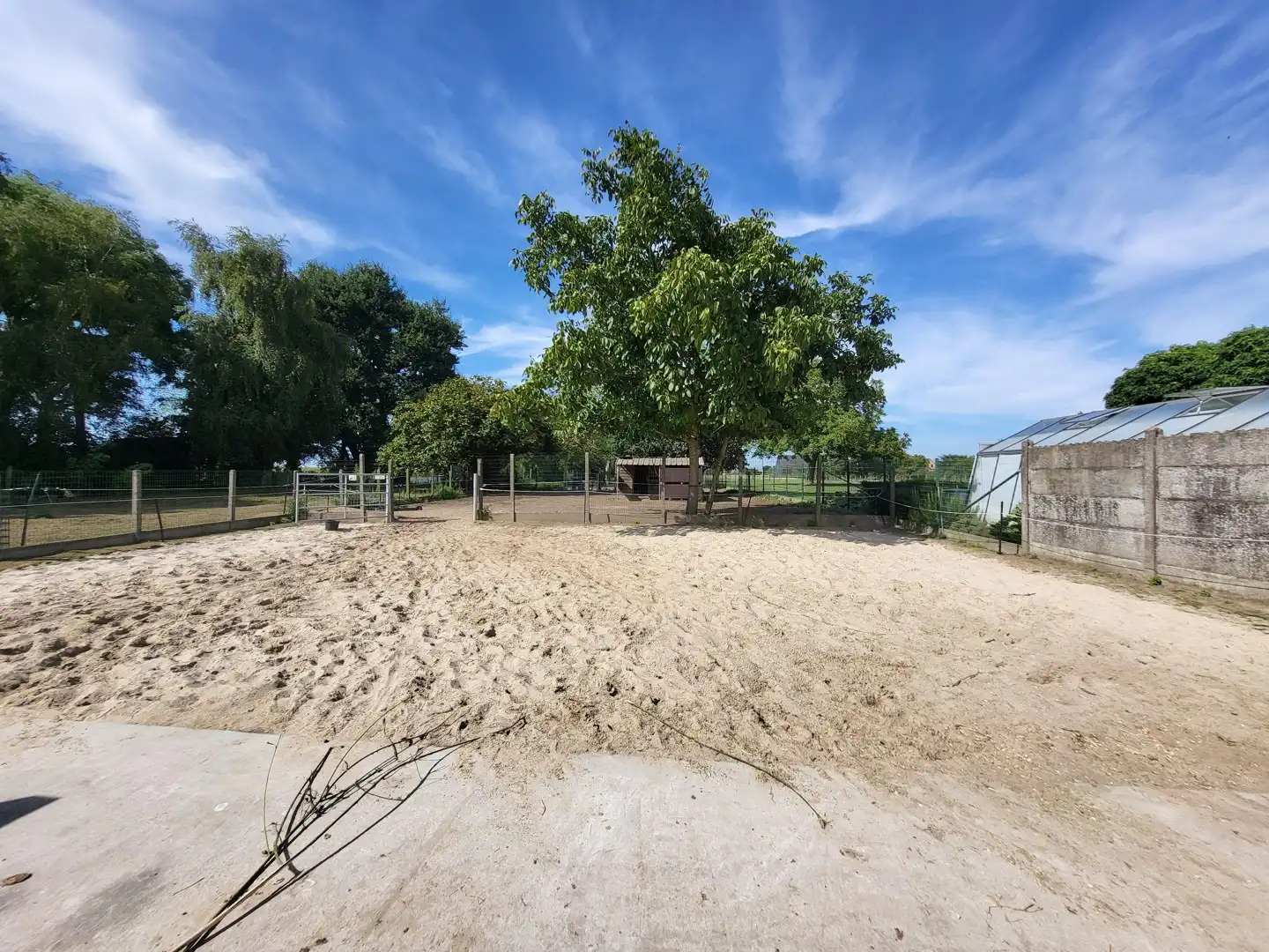 Karaktervolle eigendom met uitzonderlijk potentieel, paardenstal en 2 ruime garages op 2.550 m², met 248 m² bewoonbare oppervlakte. foto 11