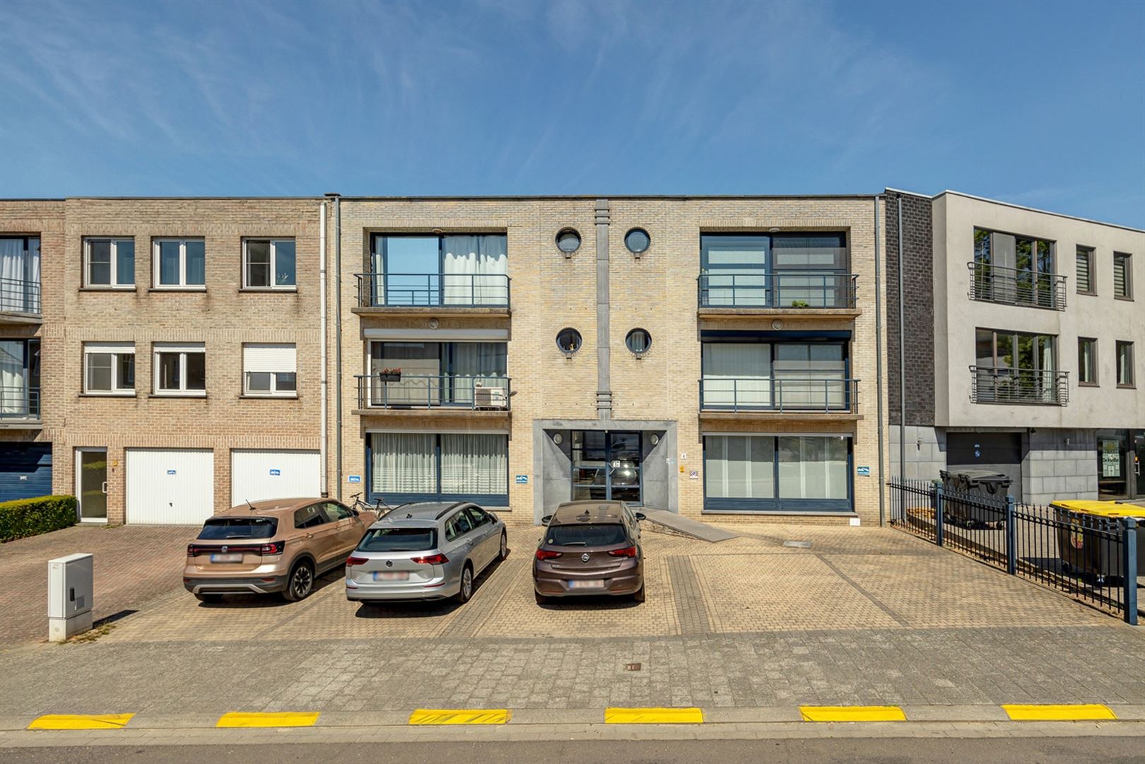 Gelijkvloers appartement met terras. Centrum Heist! foto 14