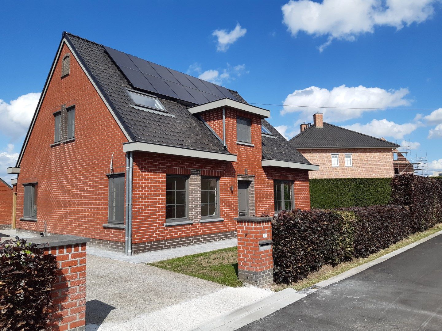 Landelijke, energiezuinige woning met tuin en garage foto {{pictureIndex}}