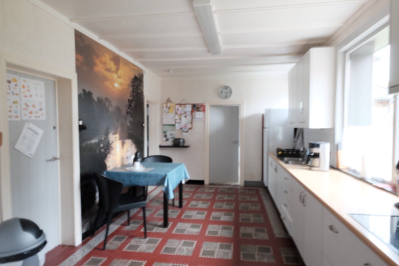 Landelijke woning met grote tuin en garage foto 7