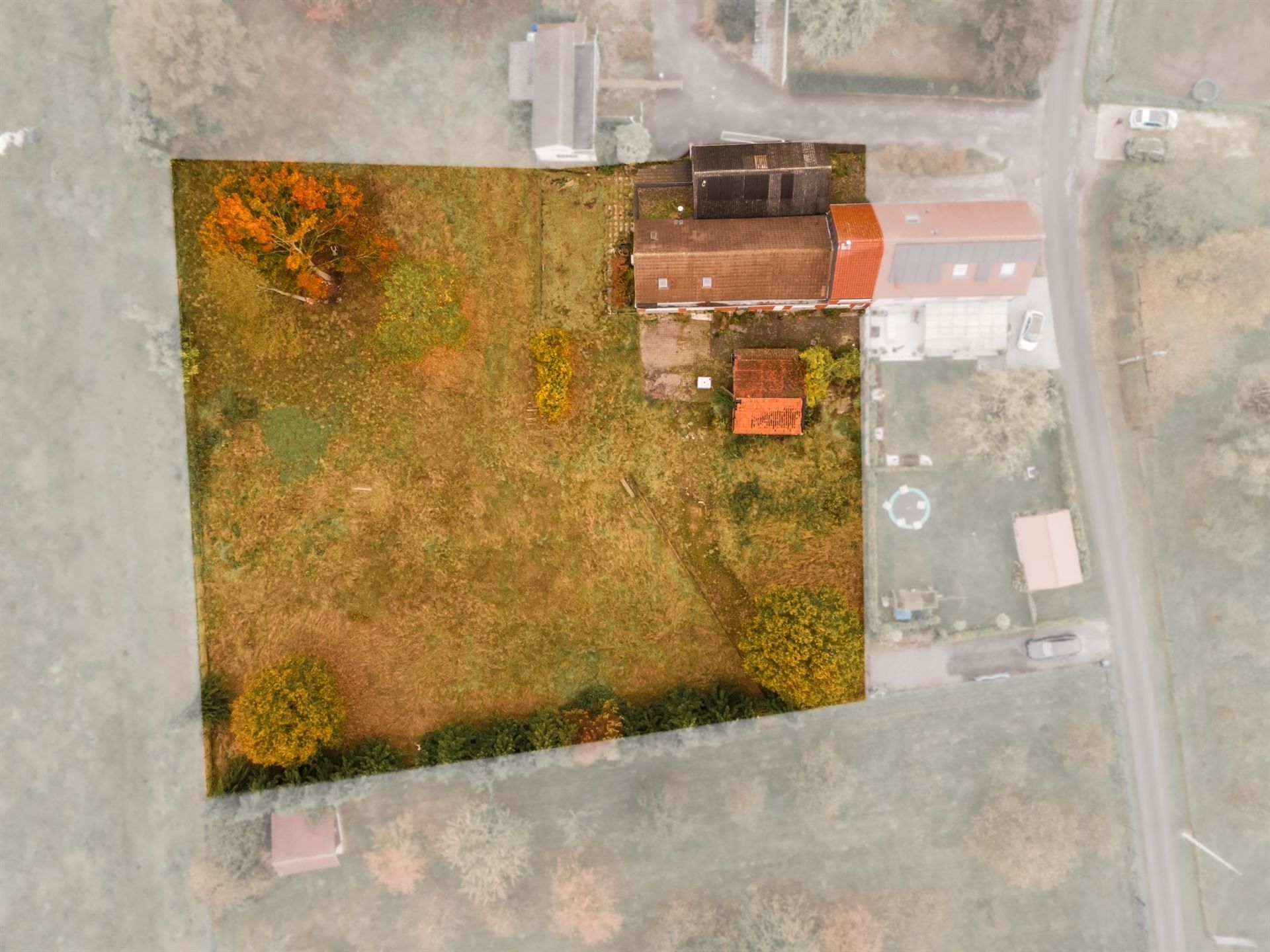 Woning voor totaalreno of heropbouw op perceel van 3.391m² foto 2