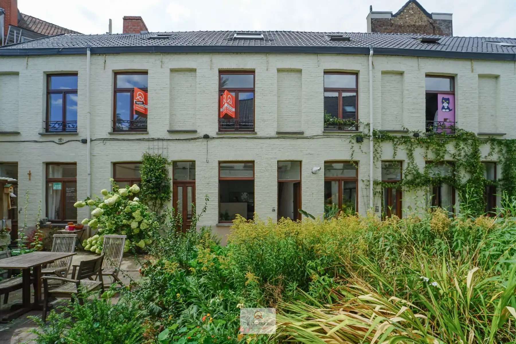 Charmante bemeubelde citéwoning nabij Coupure foto 24