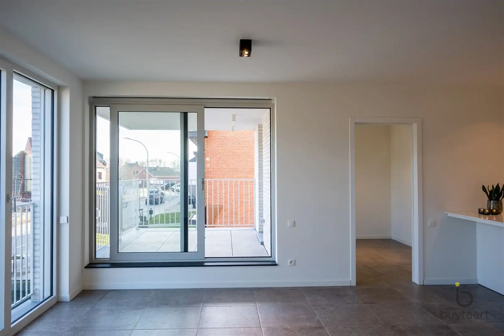 Recent 1 slaapkamer appartement met prachtig uitzicht! foto 13