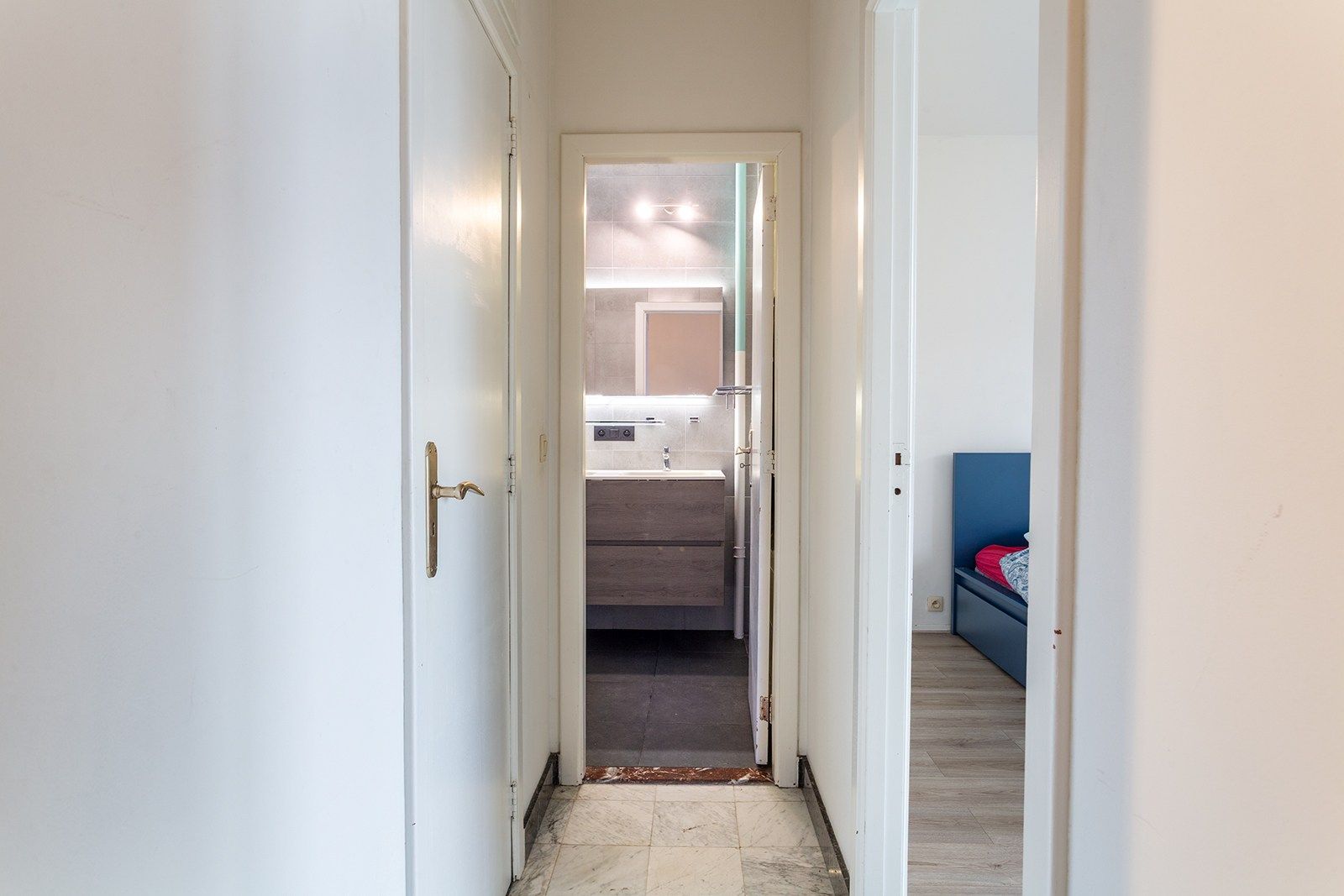 Modern en goed onderhouden appartement (90 m²) met twee slaapkamers foto 12