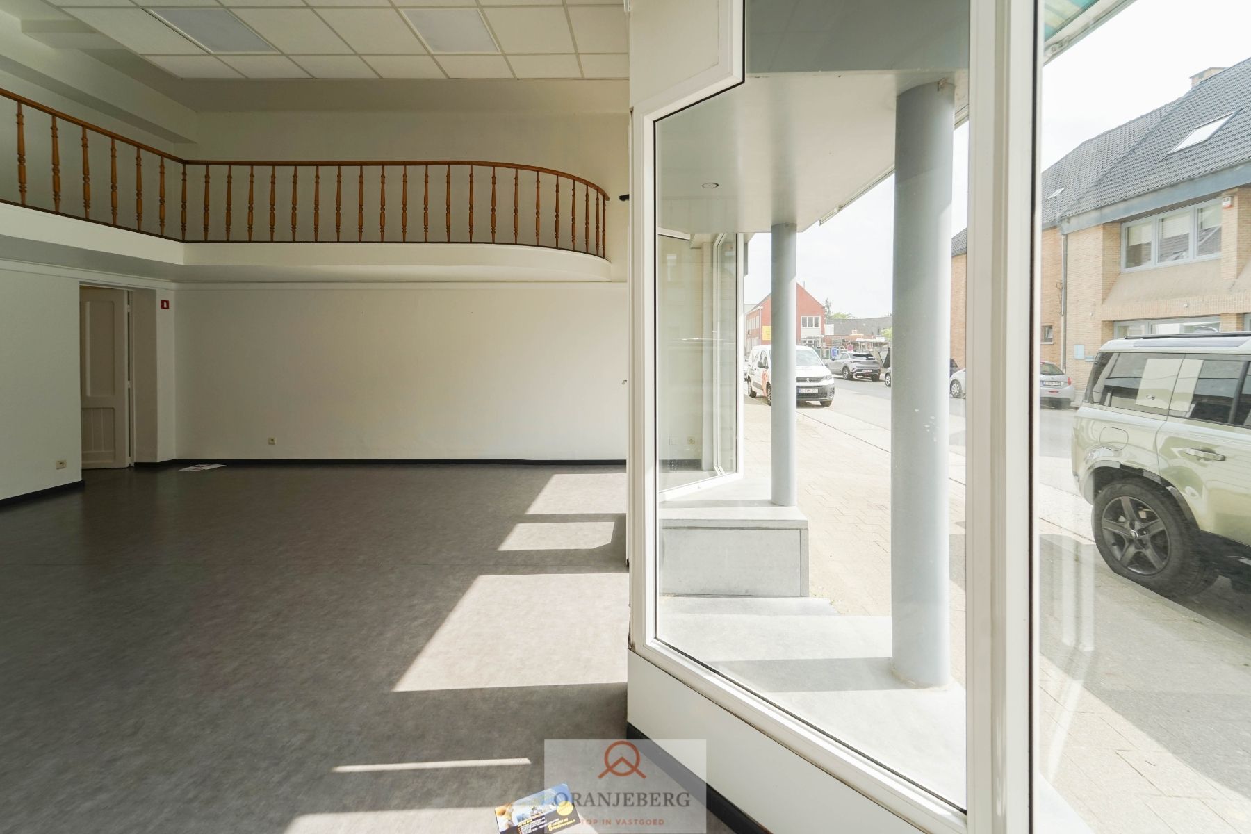 Handelspand (103 m²) met grote visibiliteit centrum Zwijnaarde! foto 4