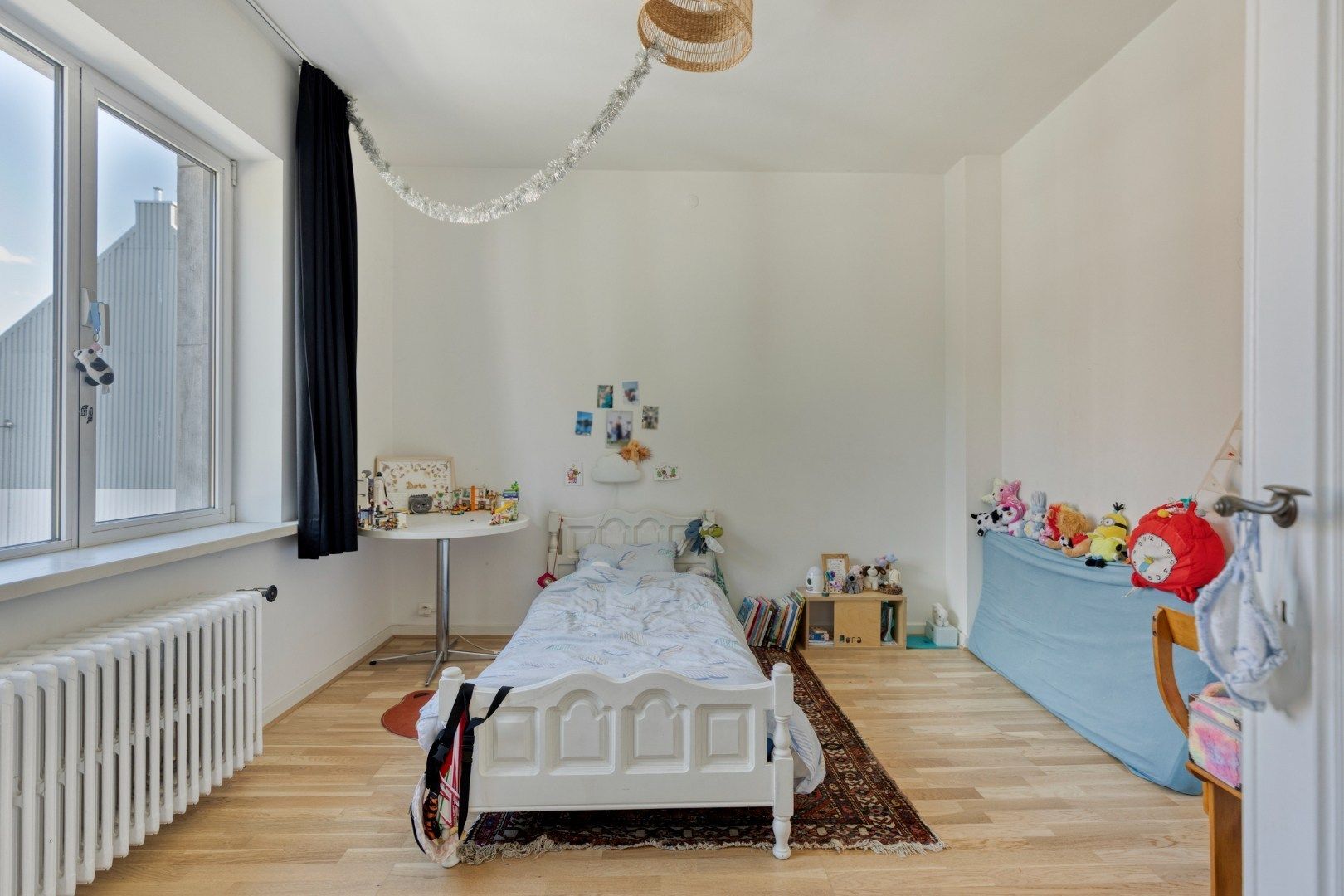 TE HUUR - Op zoek naar een stijlvol en uniek herenhuis met 5 slpk in hartje Merchtem? Welkom Home! foto 24