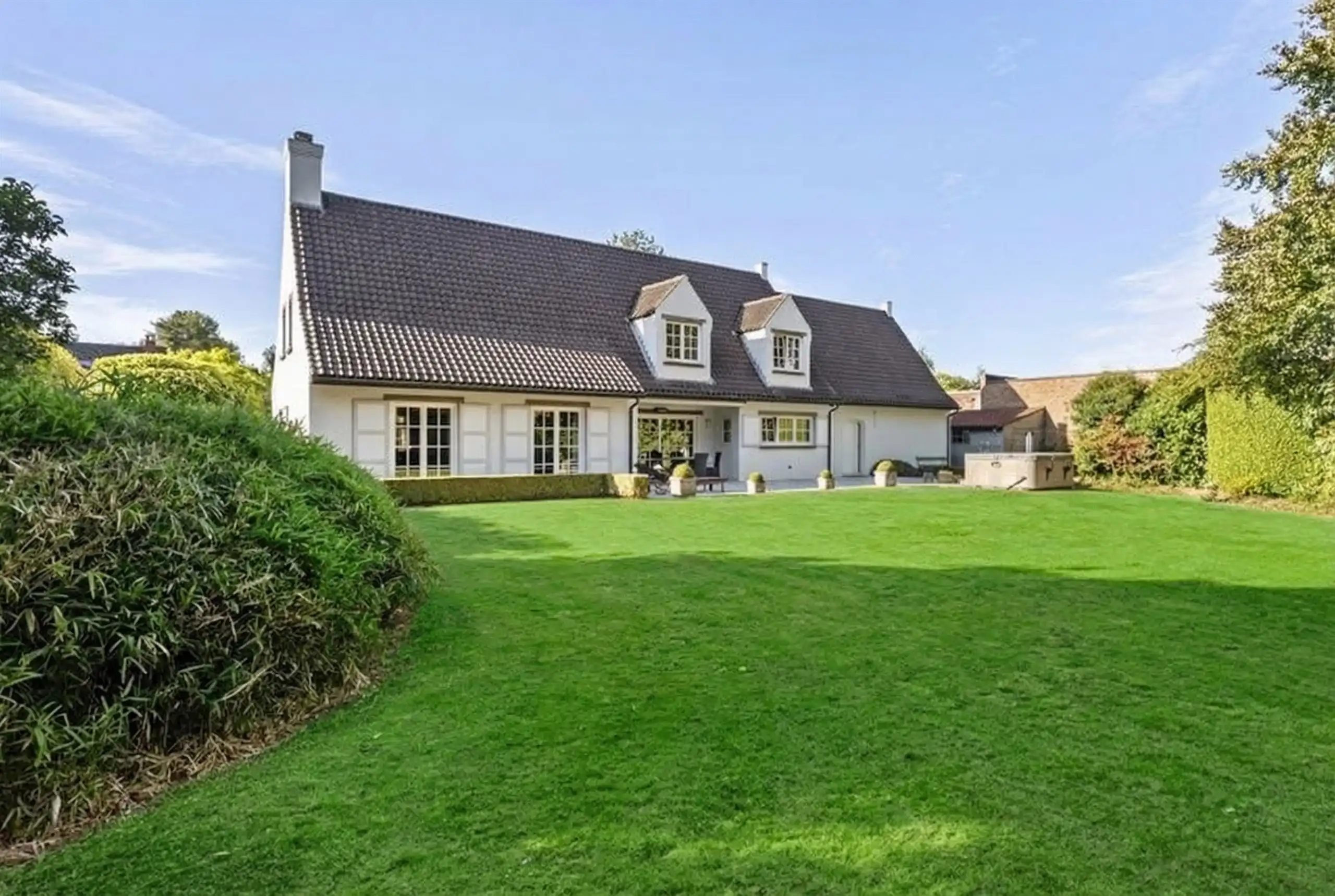 Kom binnen, kom dromen: royale eigendom op 3057 m² foto 2