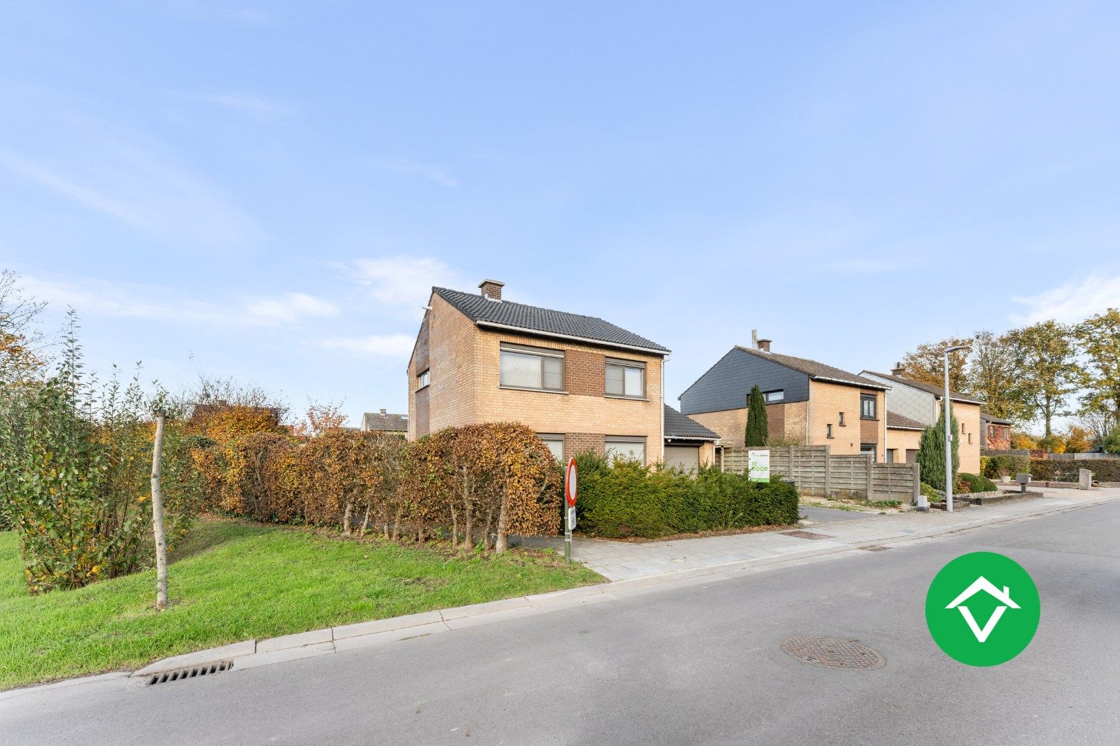 Instapklare vrijstaande woning met zonnige tuin in rustige woonwijk te Eernegem foto 2