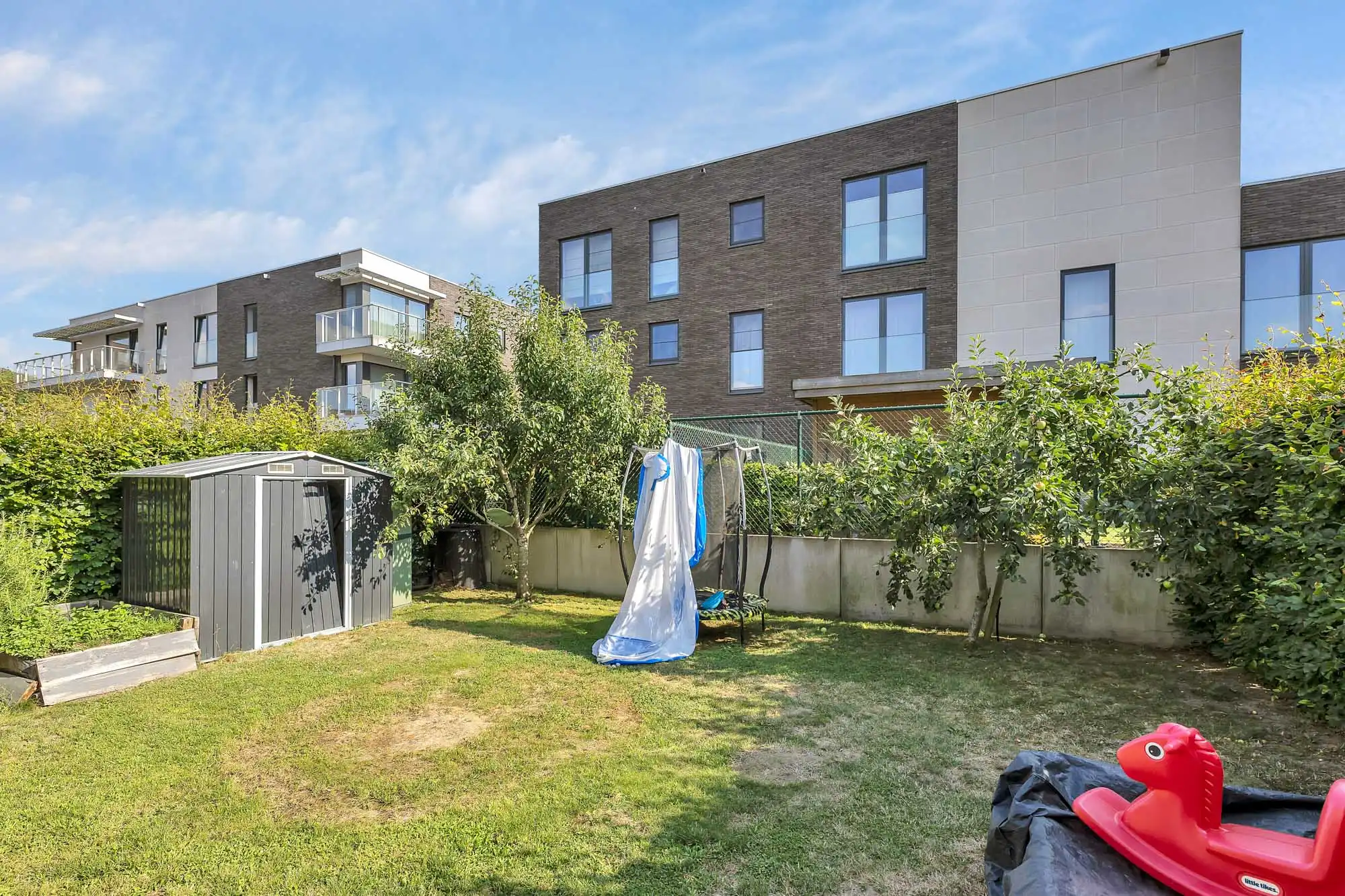 Instapklare woning met 3 slaapkamers en gezellige tuin foto 24