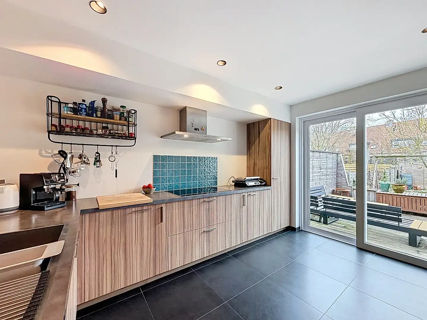 Moderne uitgebouwde woning in centrum Sluis foto 10