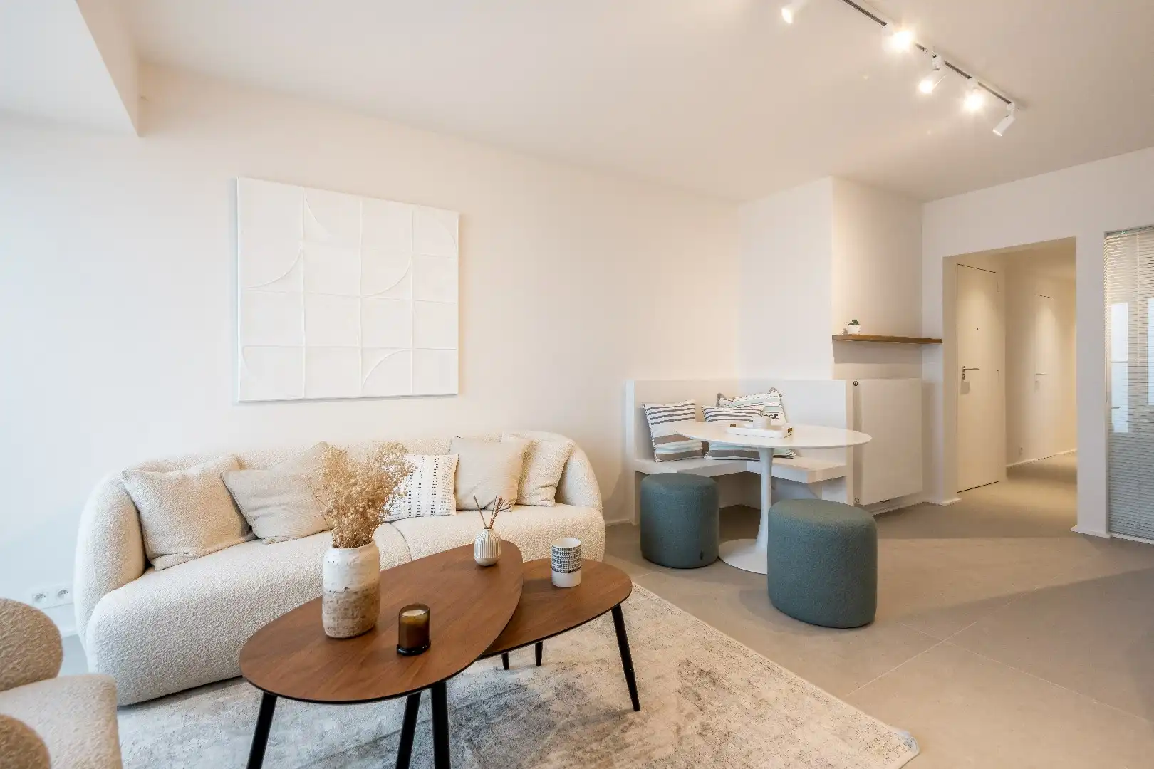 Mooi vernieuwd appartement schitterend gelegen op de Zeedijk vlakbij het Rubensplein foto 5