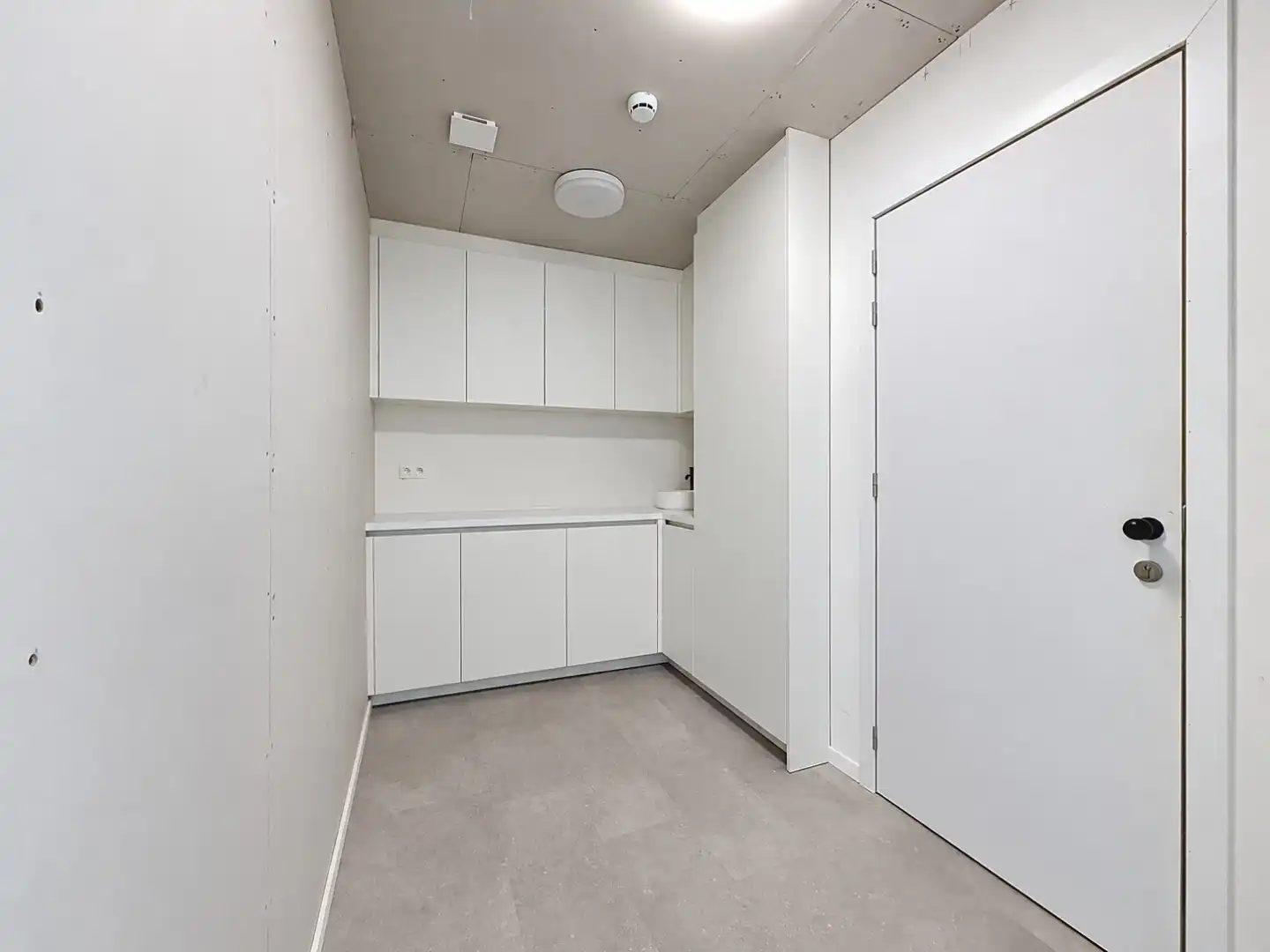 Handelsgelijkvloers in een nieuwbouwresidentie te Nieuwpoort foto 3