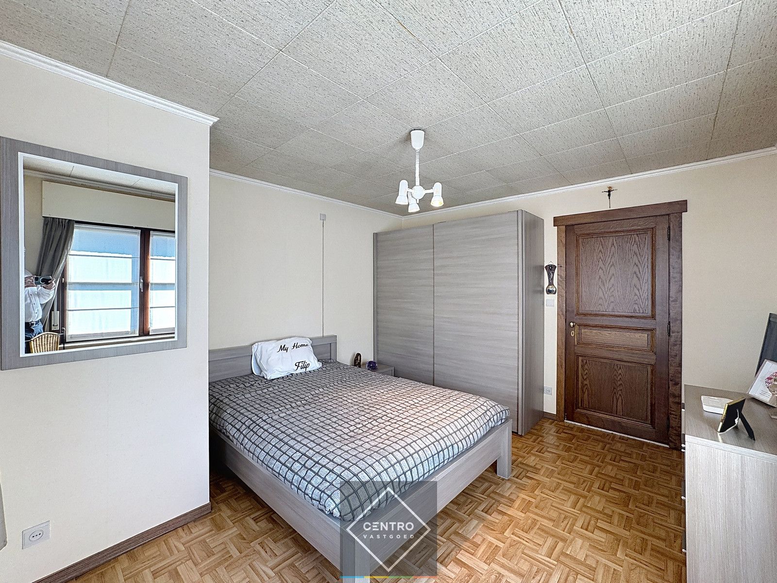 PERFECT ONDERHOUDEN woning met 3  à 4 slpks en 2 garages! foto 18