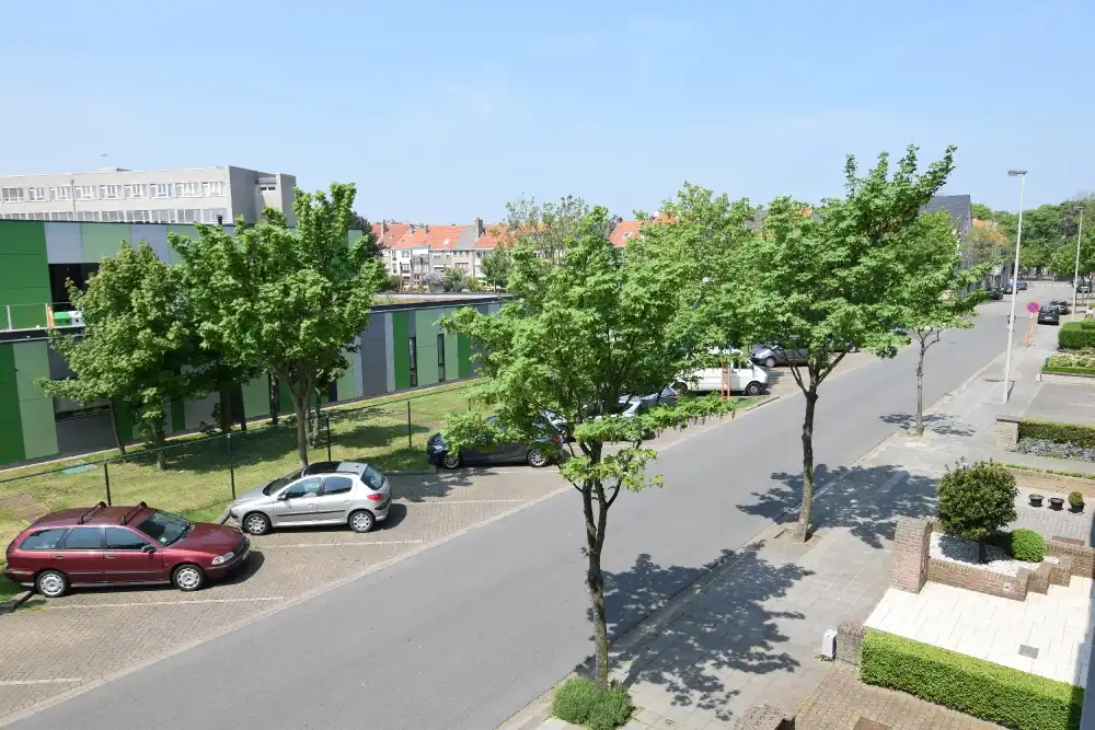 Appartement met twee slaapkamers een grote gesloten garagebox. In een rustige buurt doch niet zo ver van het centrum van Blankenberge. In een gebouw met lift. foto 8