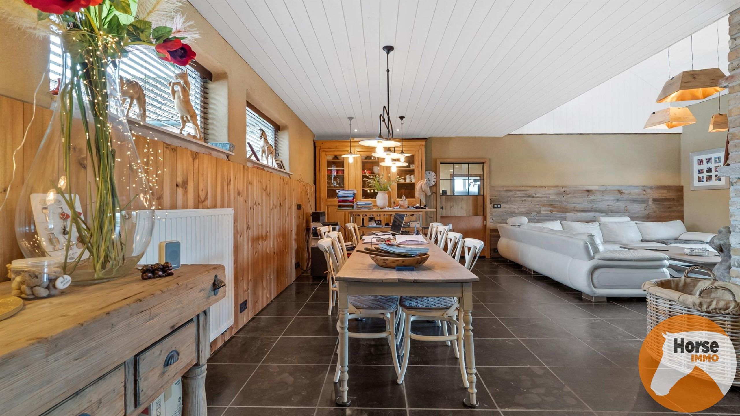 DAMME – Instapklare paardeneigendom, piste en extra woonhuis foto 17