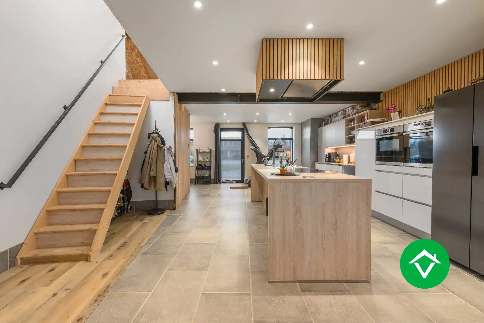 Energiezuinige, instapklare gezinswoning op 716 m² met zonnige tuin en vlotte verbindingen foto 4