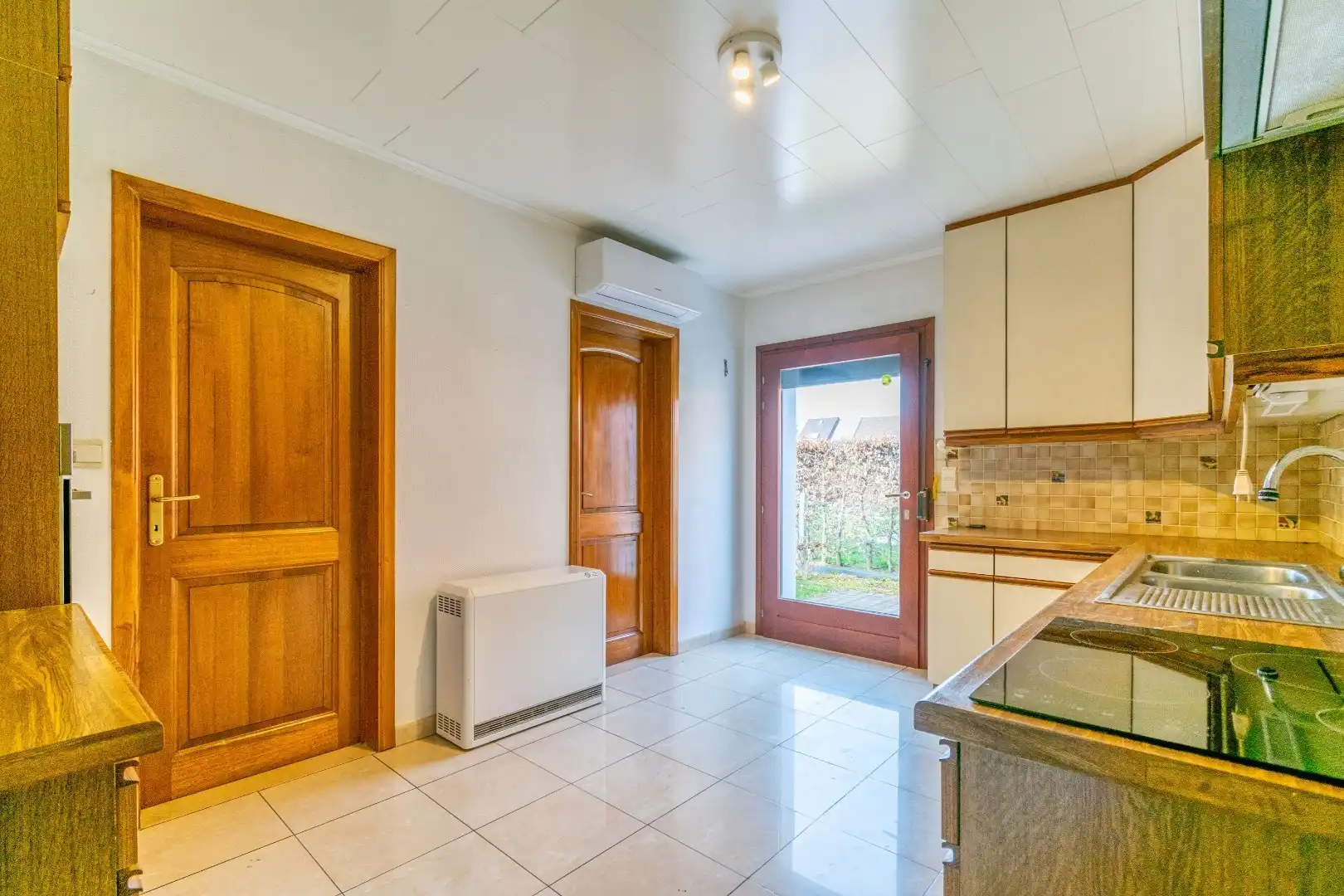 CHARMANTE BUNGALOW MET 2 SLPK + BUREAU OP TOPLOCATIE ! foto 20