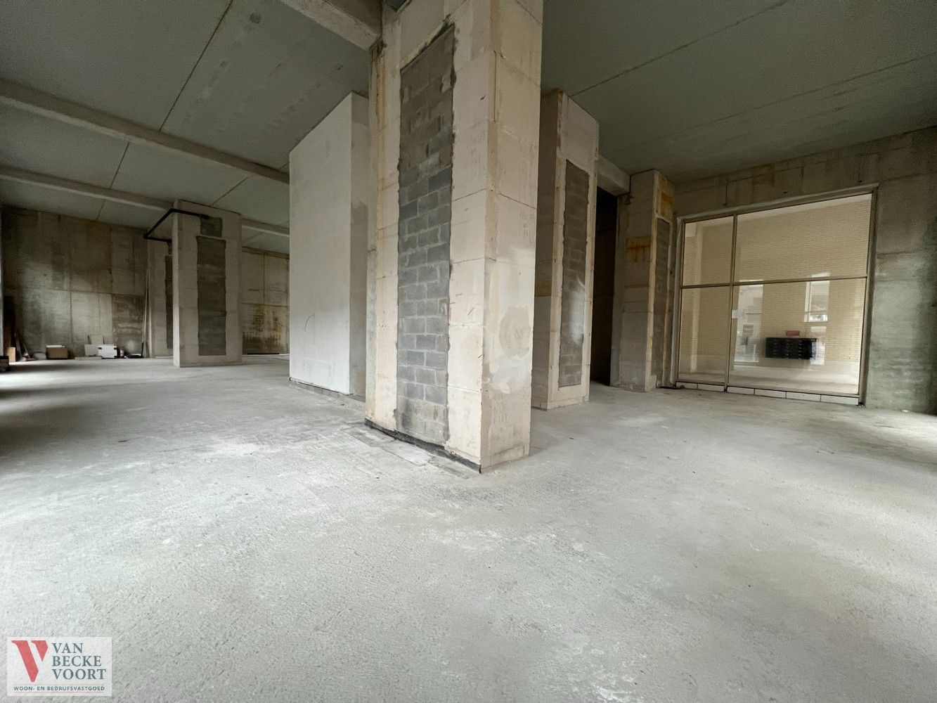 Handelsgelijkvloers 199m² foto 5