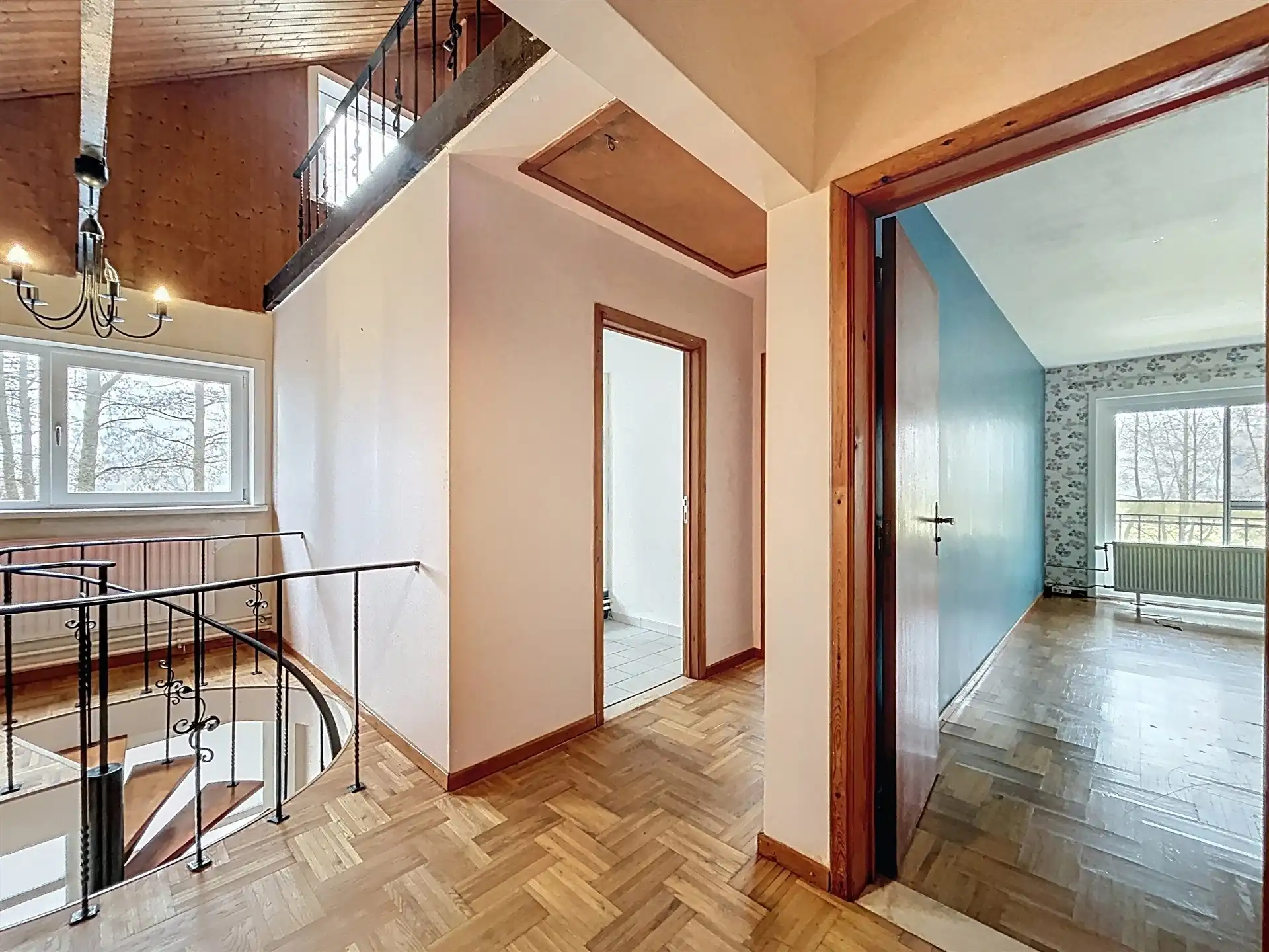 Open bebouwing met 4 slaapkamers en 230 m² bewoonbare oppervlakte foto 7