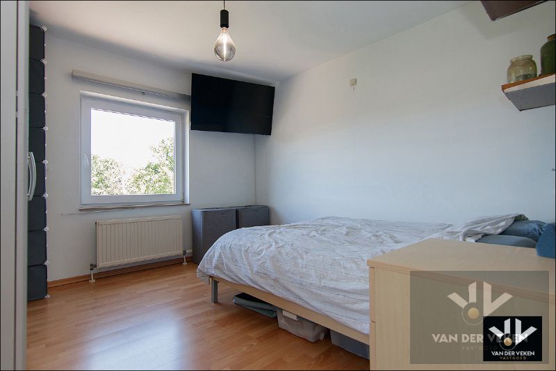 Instapklaar 2 slpk-appartement aan de standsrand van Genk foto 10