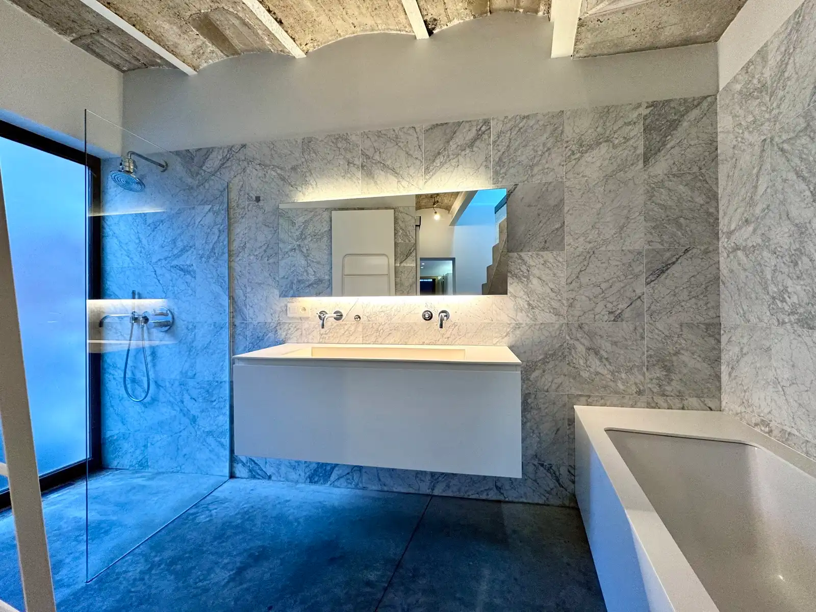 't Zuid - Prachtig en uniek herenhuis/triplex met terras foto 18