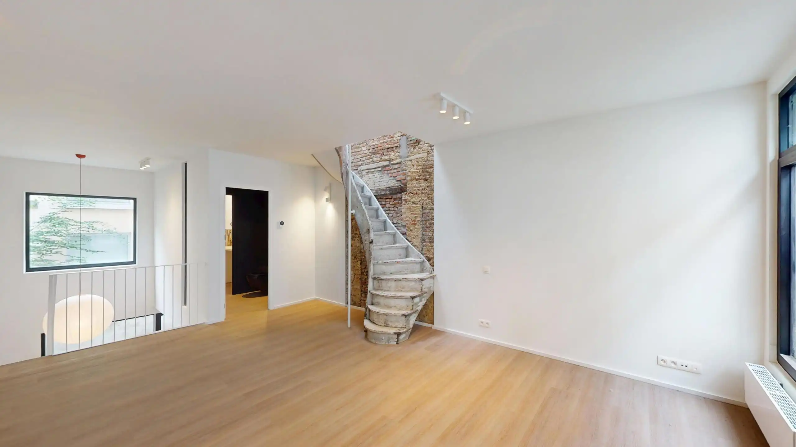 ANTWERPEN CENTRUM - gerenoveerde woning foto 5
