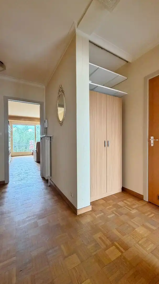 Centraal gelegen appartement met garage en berging foto 2